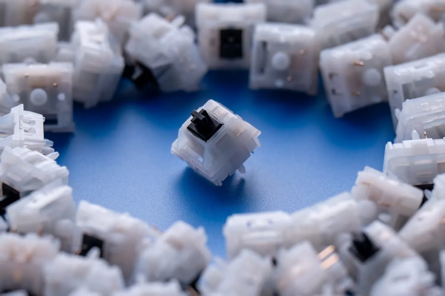 Keygeek Y3x switch lineare 48g clack pieno