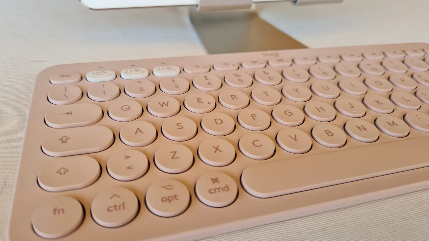 Logitech K380 tastiera Bluetooth Mac ITA QWERTY multidispositivo
