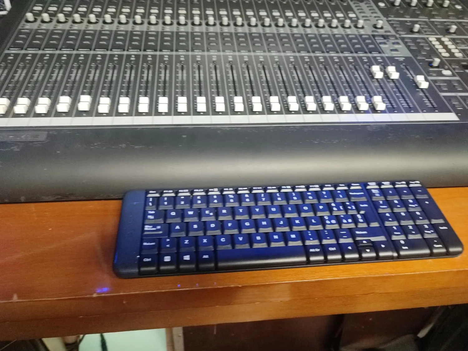 Logitech MK220 kit tastiera e mouse wireless compatti