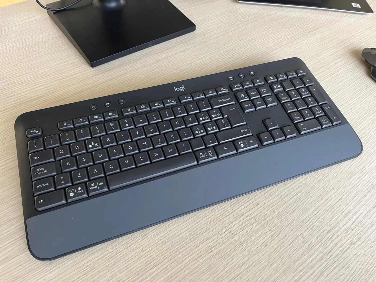Logitech Signature K650 tastiera wireless ITA QWERTY comfort