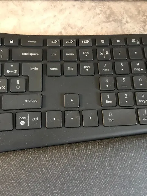 Logitech ERGO K860 tastiera wireless ITA ergonomica