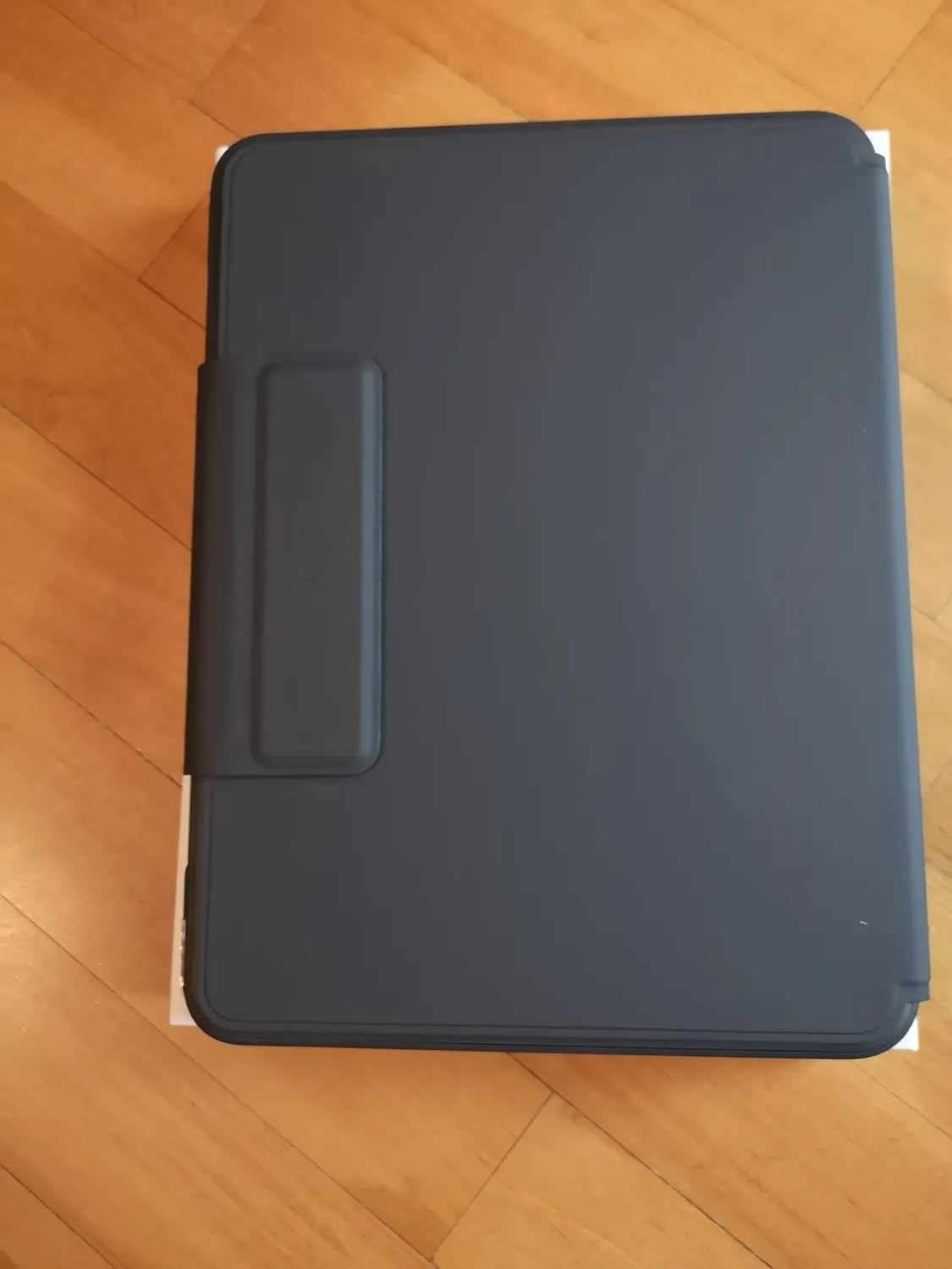 Logitech Slim Folio Pro Custodia Tastiera iPad 11 Retroilluminata