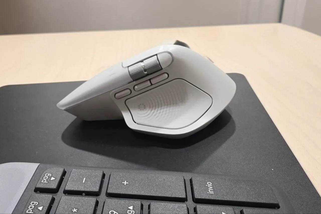 Logitech MX Master 4 mouse wireless ergonomico aptico