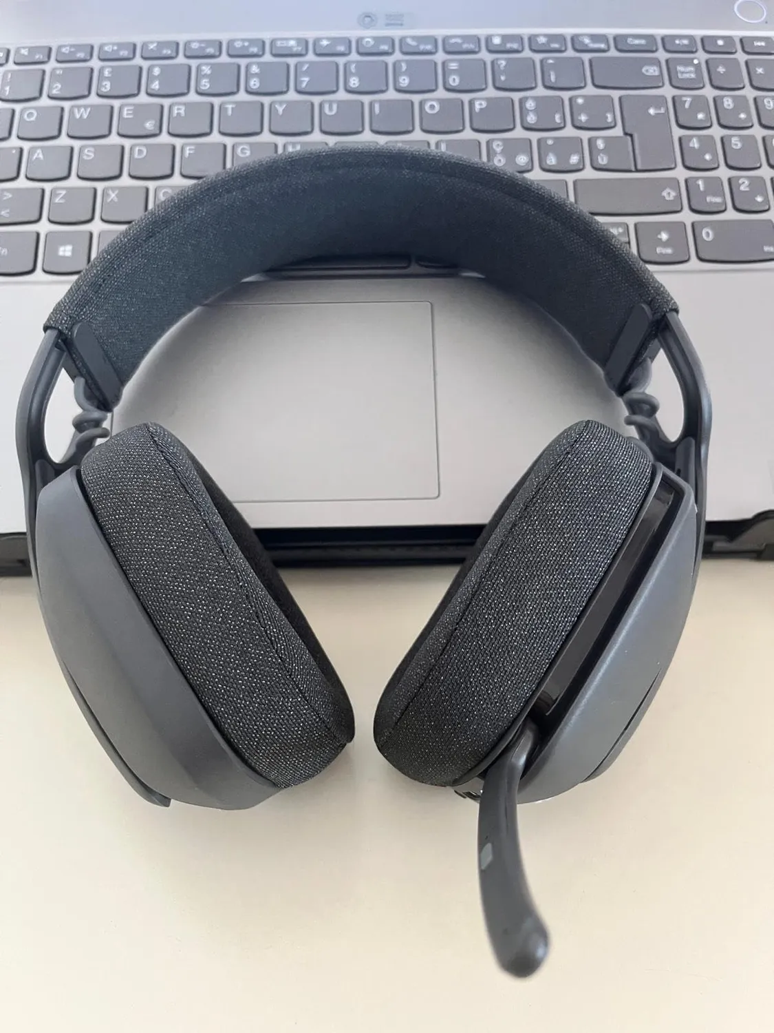 Logitech Zone Vibe 100 cuffie wireless bianco over-ear