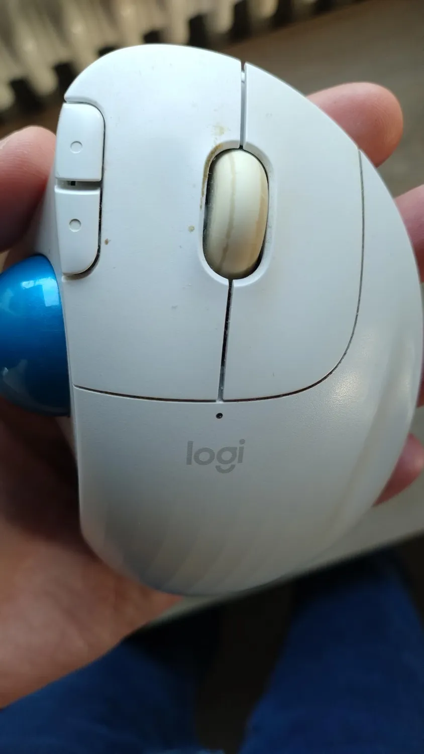 Logitech Ergo M575 mouse trackball wireless ergonomico
