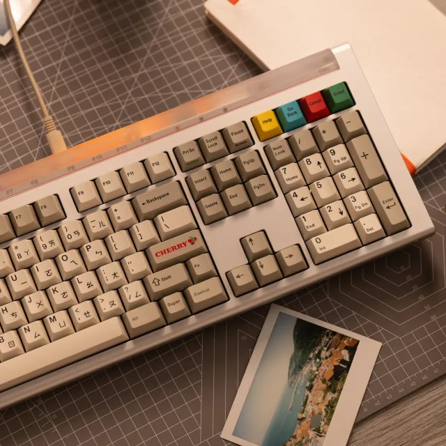 CoffeeKeys Class100 barebone tastiera WK Retro White