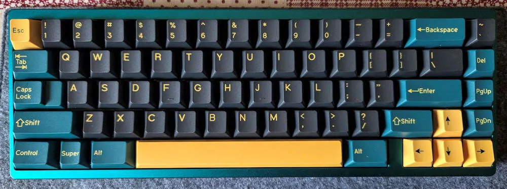 Neo 65CU tastiera custom 60% nera unibody