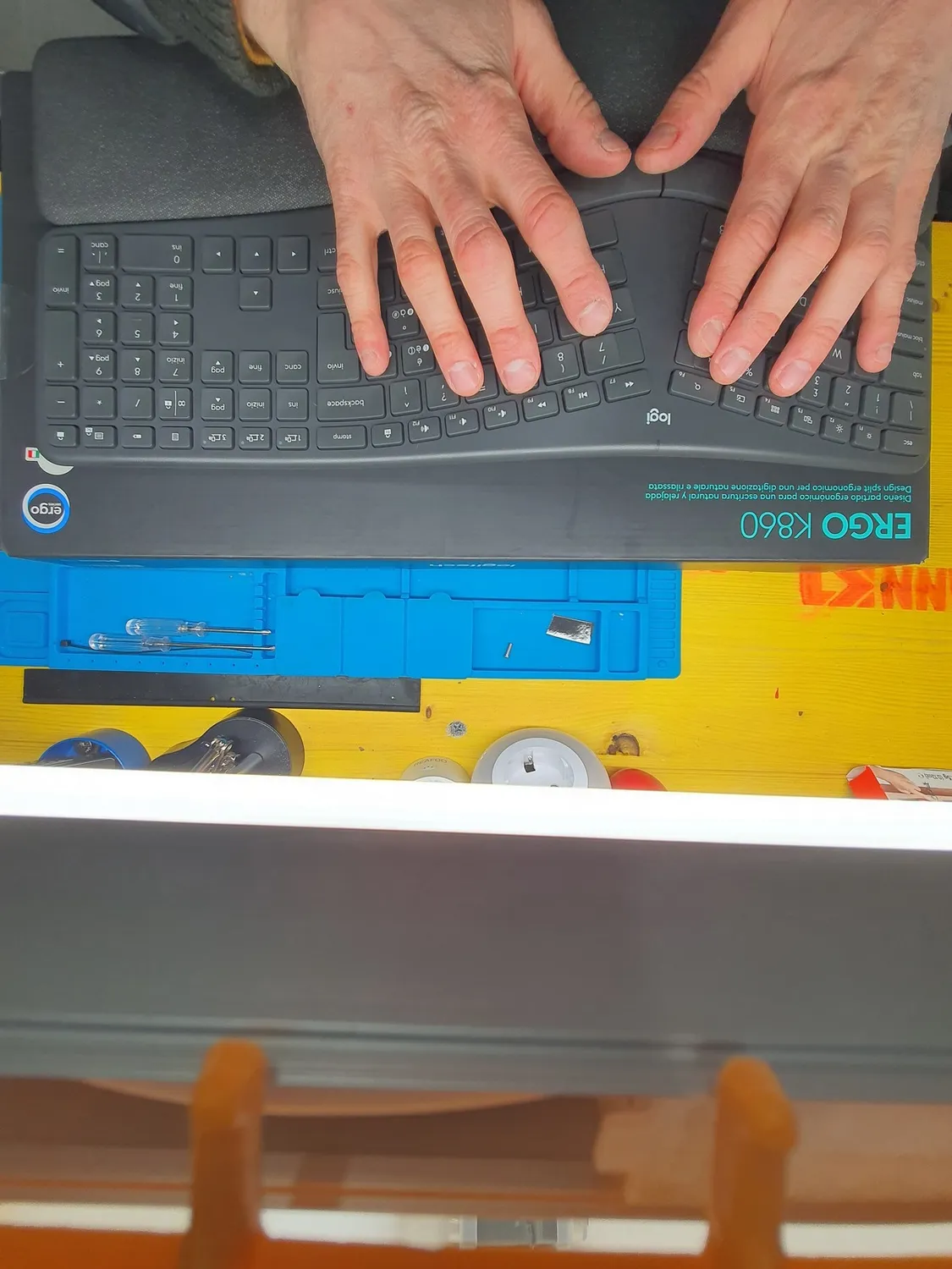Logitech ERGO K860 tastiera wireless ITA ergonomica