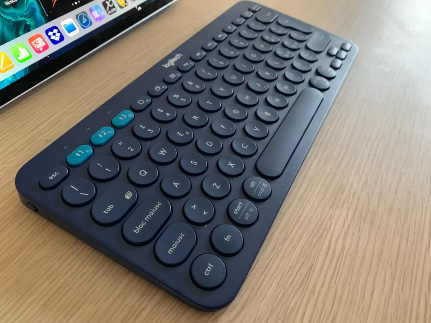 Logitech K380 tastiera Bluetooth blu multidispositivo