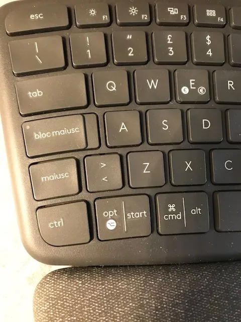 Logitech ERGO K860 tastiera wireless ITA ergonomica