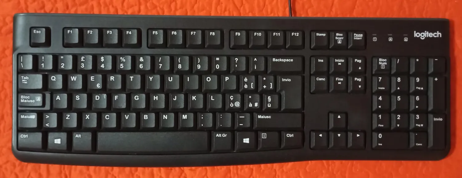 Logitech K120 tastiera cablata USB ITA QWERTY silenziosa