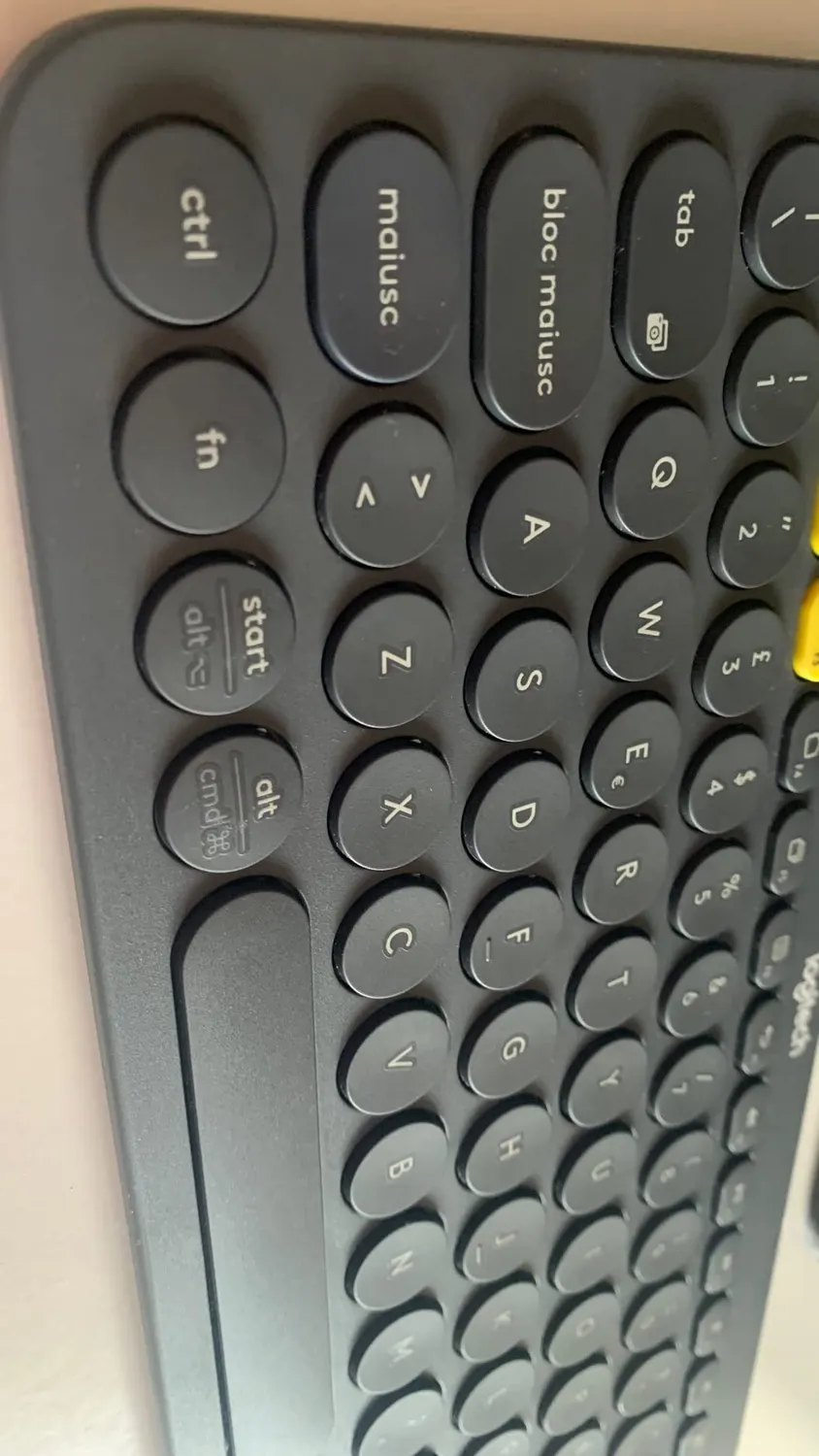 Logitech K380 tastiera Bluetooth nera ITA QWERTY
