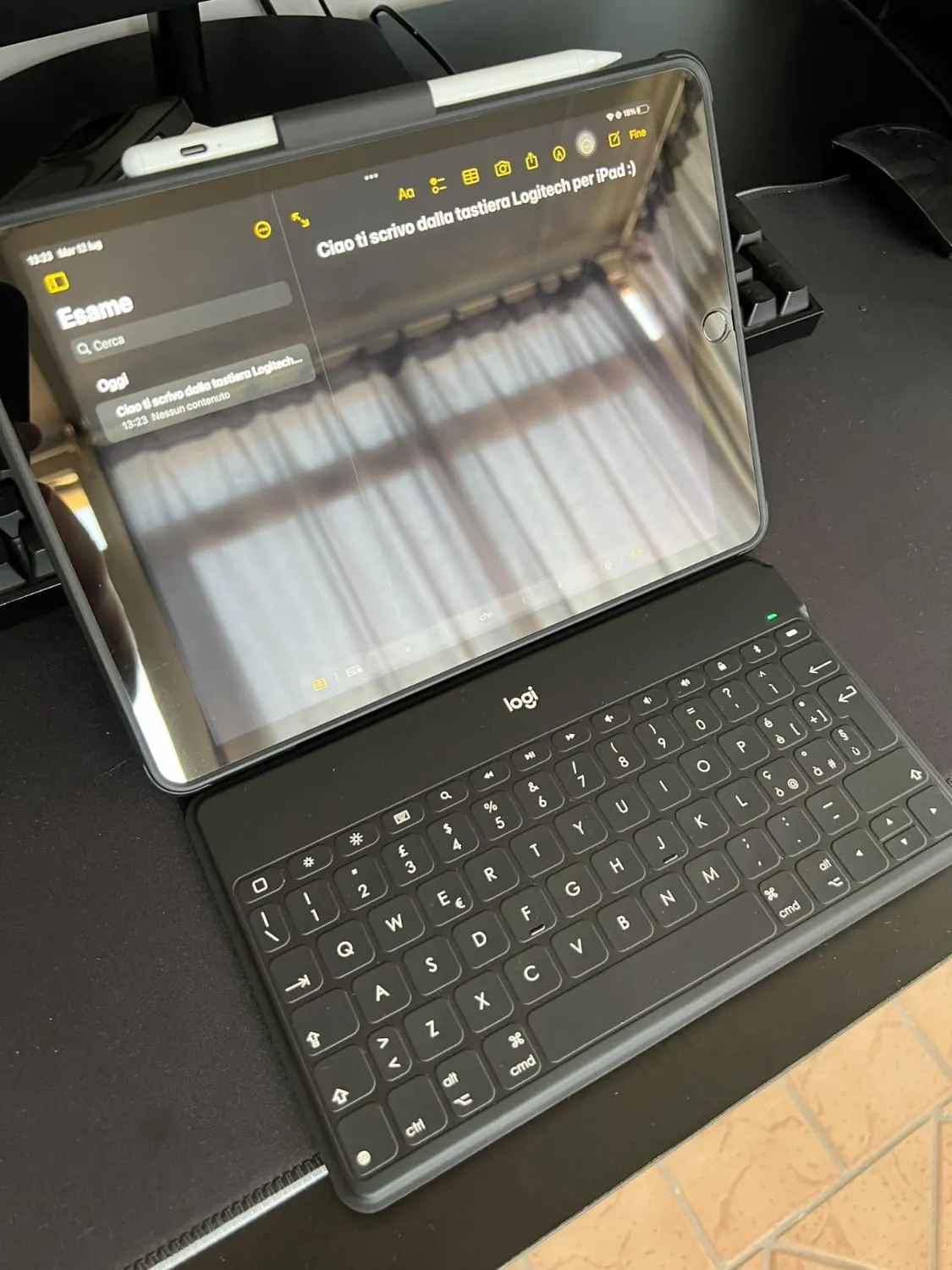 Logitech Keys-To-Go tastiera Bluetooth nera leggera