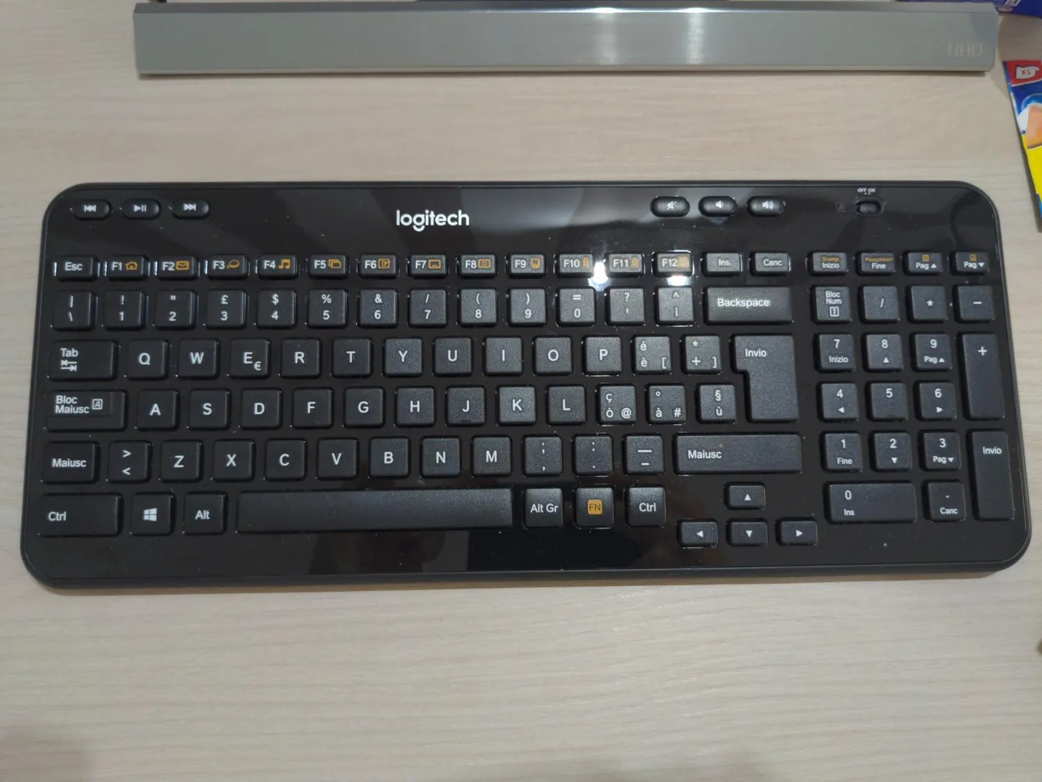 Logitech K360 tastiera wireless ITA QWERTY compatta
