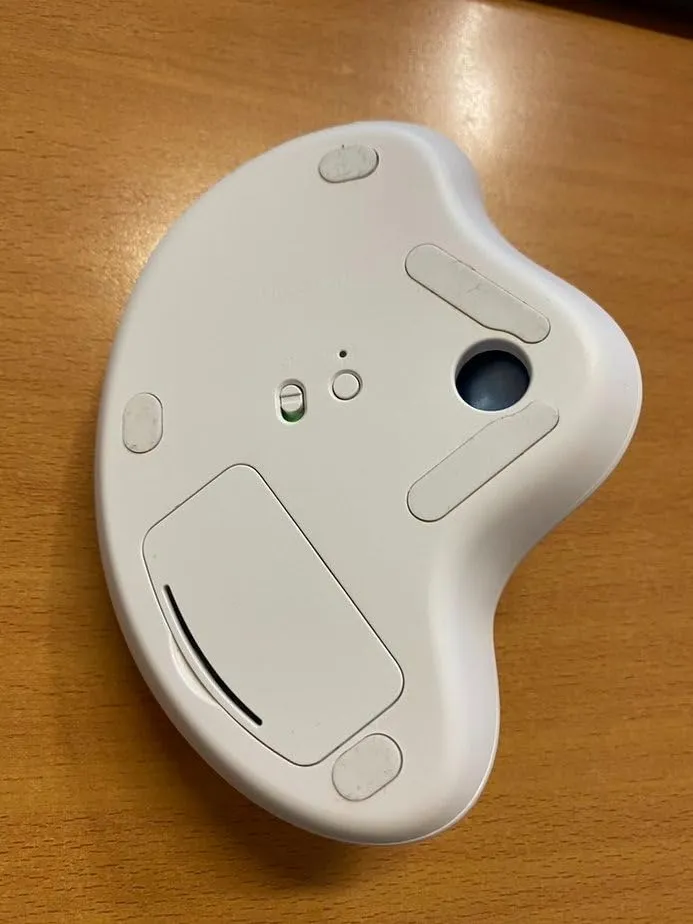Logitech Ergo M575 mouse trackball wireless ergonomico