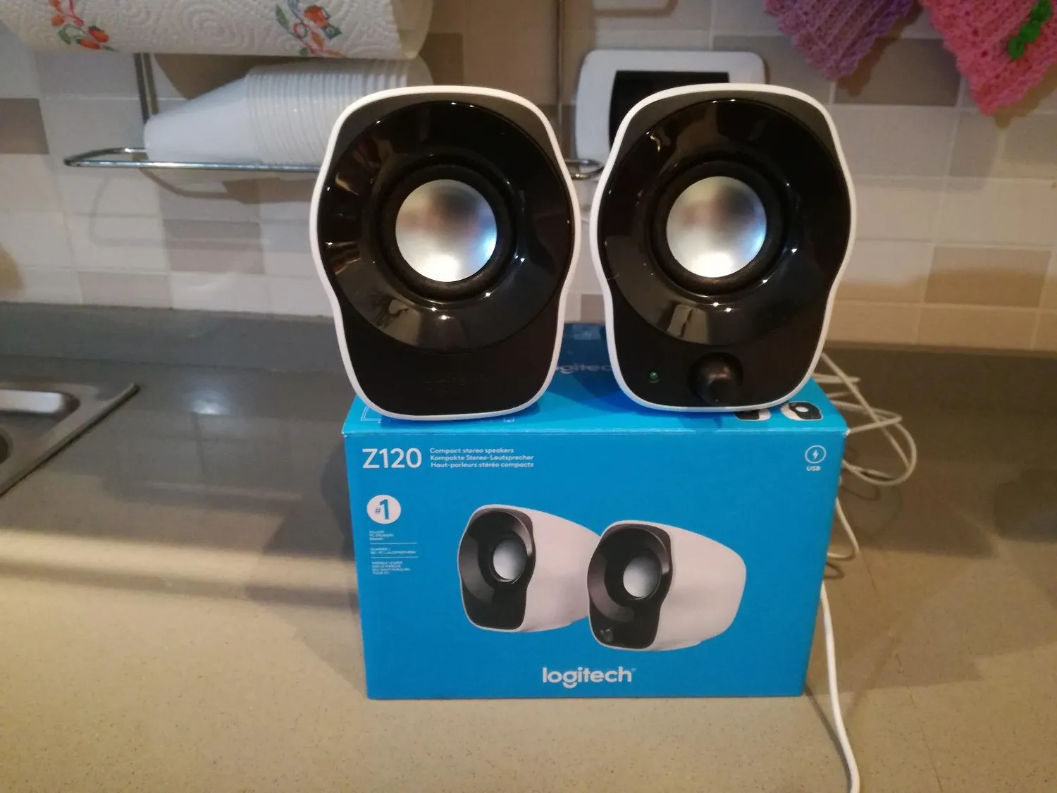 Logitech Z120 altoparlanti stereo PC USB compatti neri