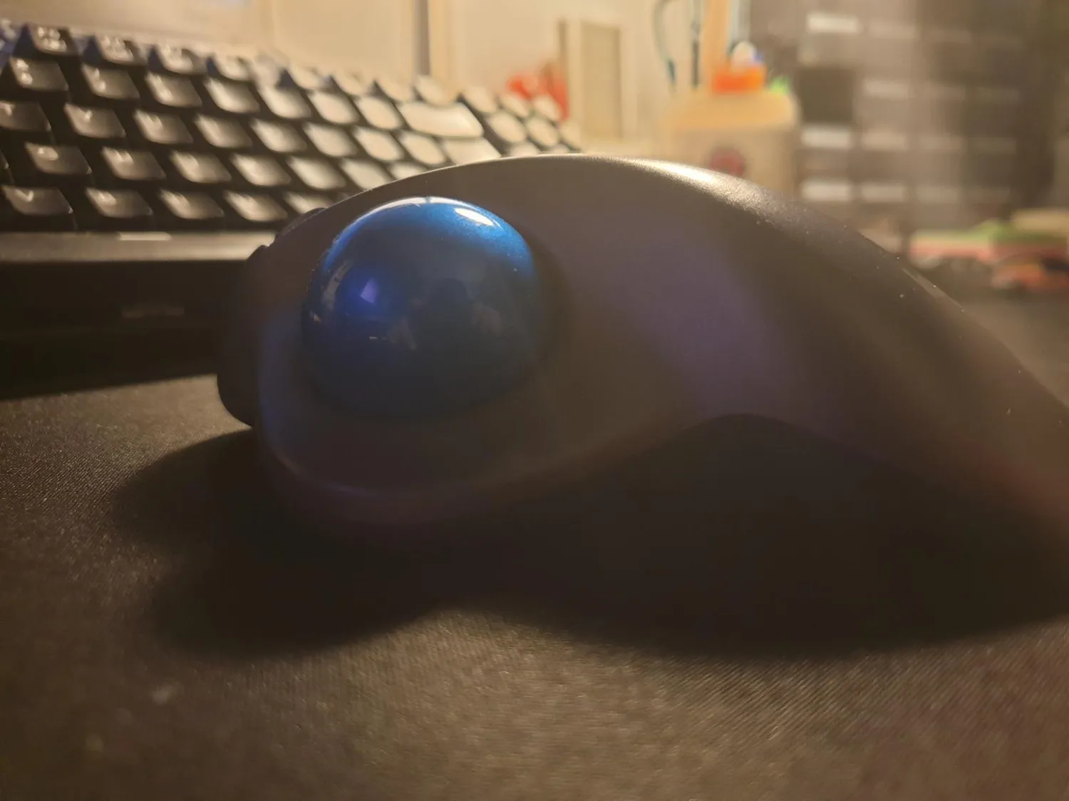 Logitech M570 trackball mouse wireless ergonomico