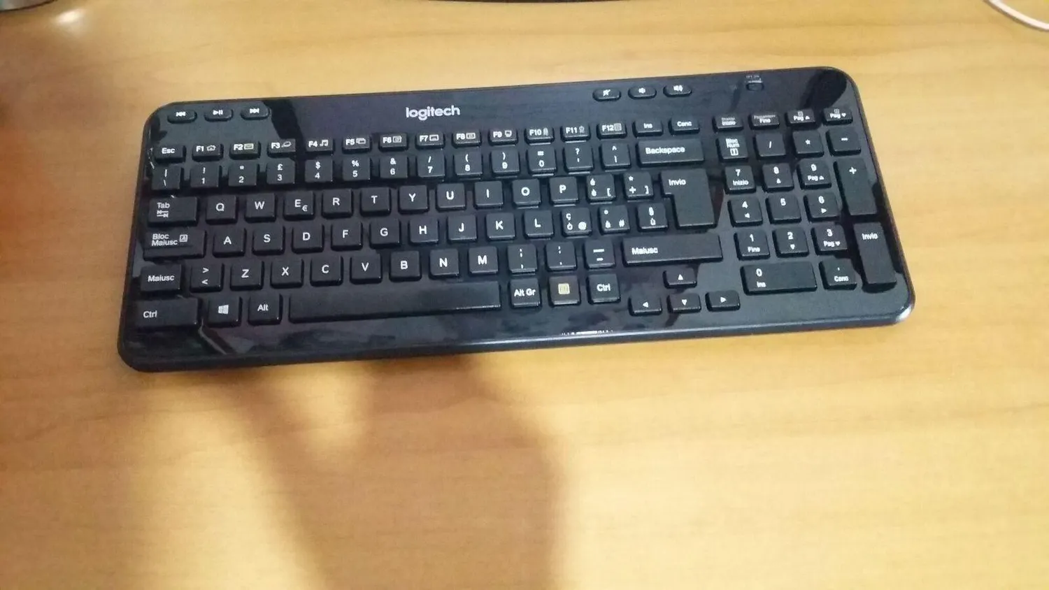 Logitech K360 tastiera wireless ITA QWERTY compatta