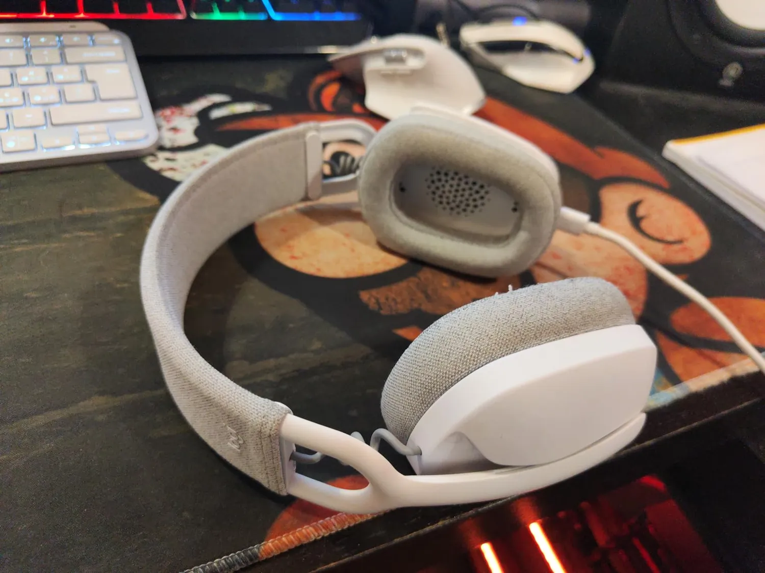 Logitech Zone Vibe 100 cuffie wireless bianco over-ear