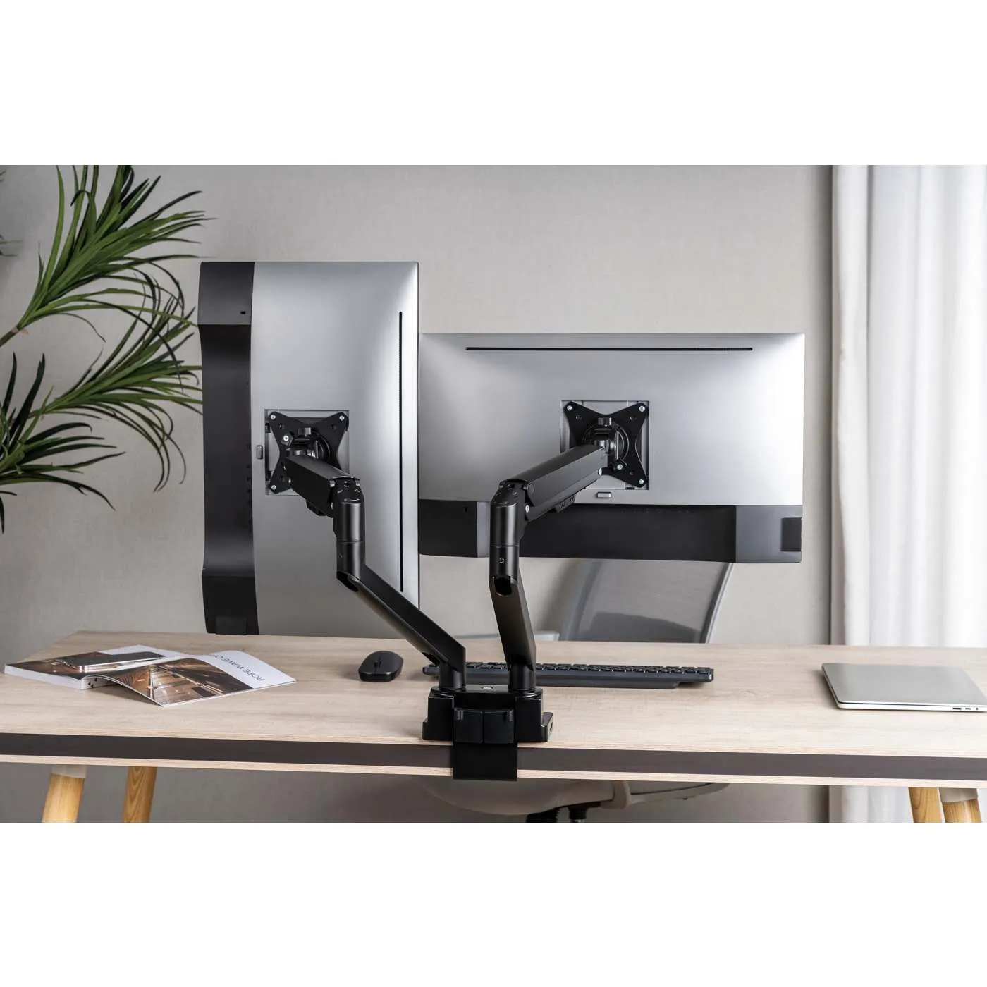 Manhattan Supporto Doppio Monitor 17-32" + Dock 8-in-1 Gas