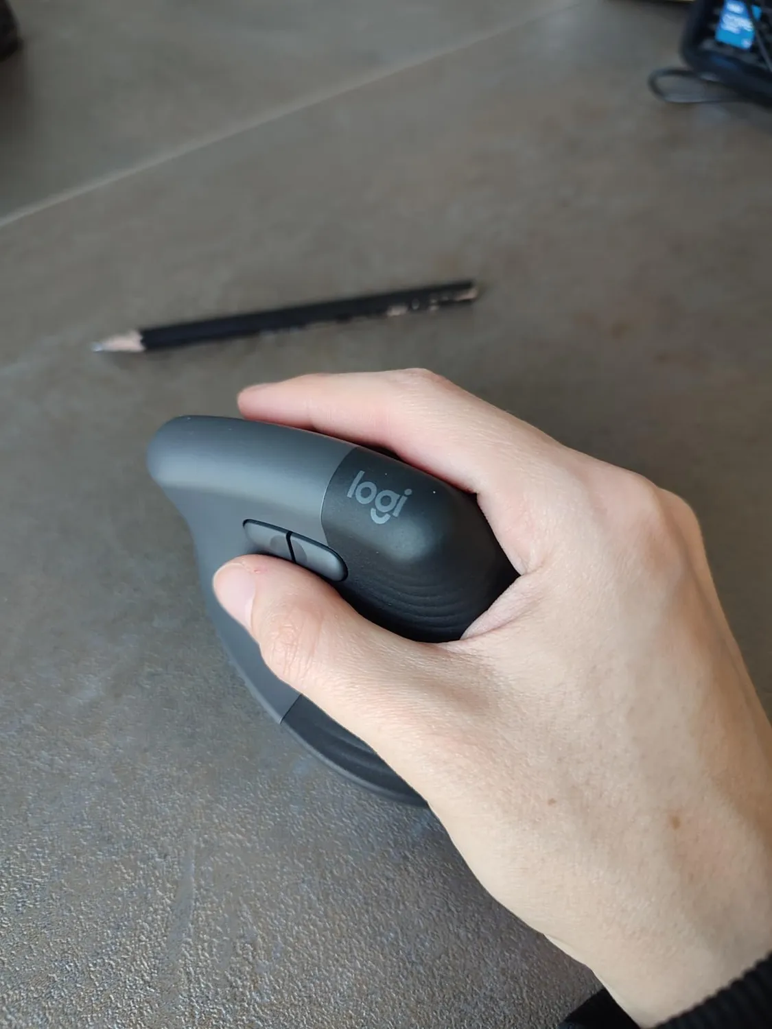 Logitech Lift mouse verticale grigio ergonomico 57°
