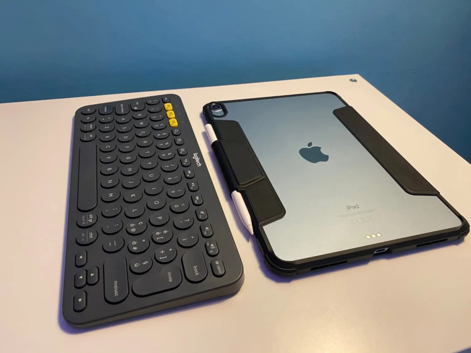 Logitech K380 tastiera Bluetooth nera ITA QWERTY