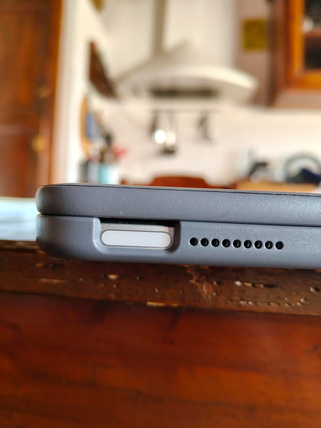 Logitech Slim Folio custodia tastiera iPad 10a gen ITA