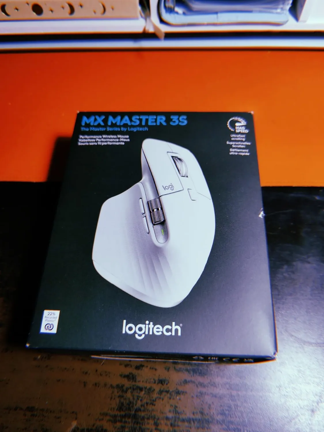 Logitech MX Master 3S mouse wireless grigio chiaro 8K