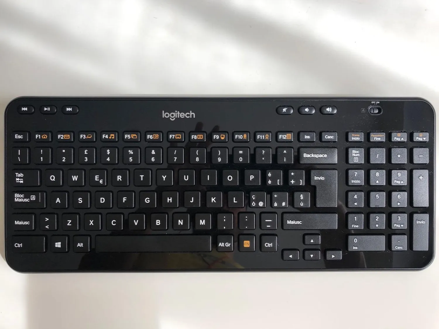 Logitech K360 tastiera wireless ITA QWERTY compatta