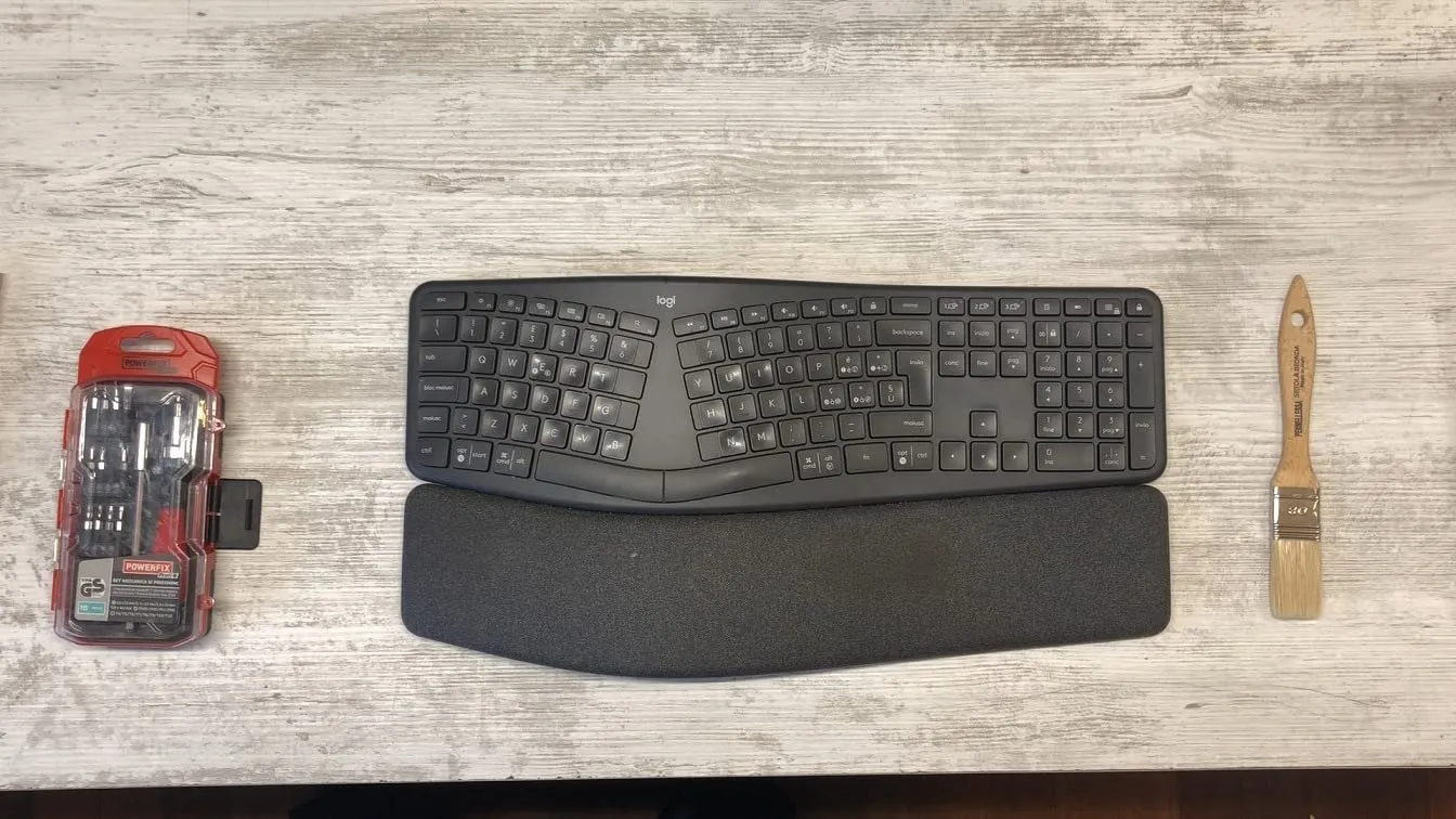 Logitech ERGO K860 tastiera wireless ITA ergonomica