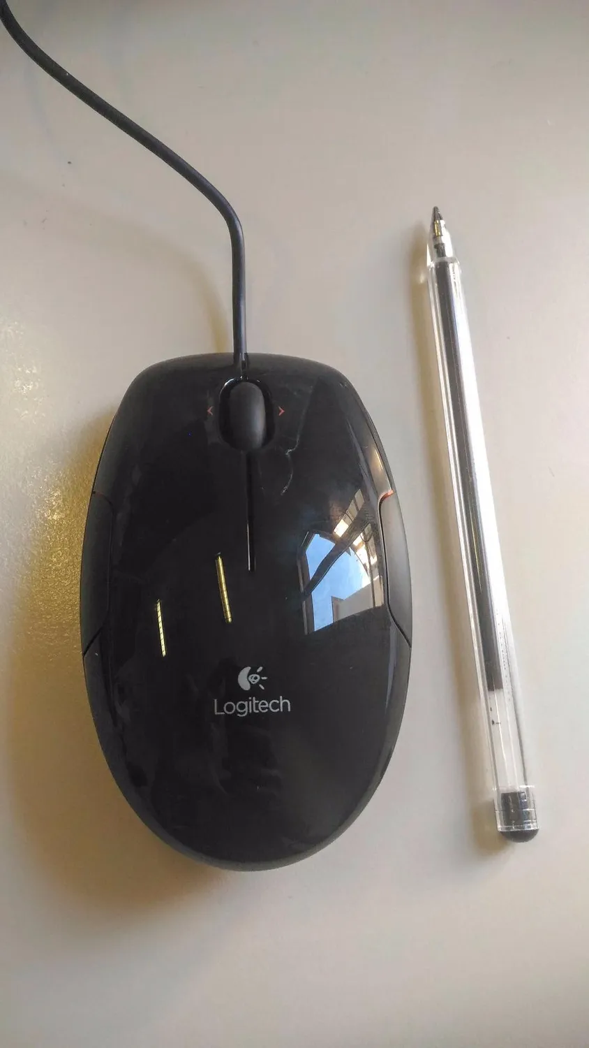 Logitech M150 mouse con filo rosso laser