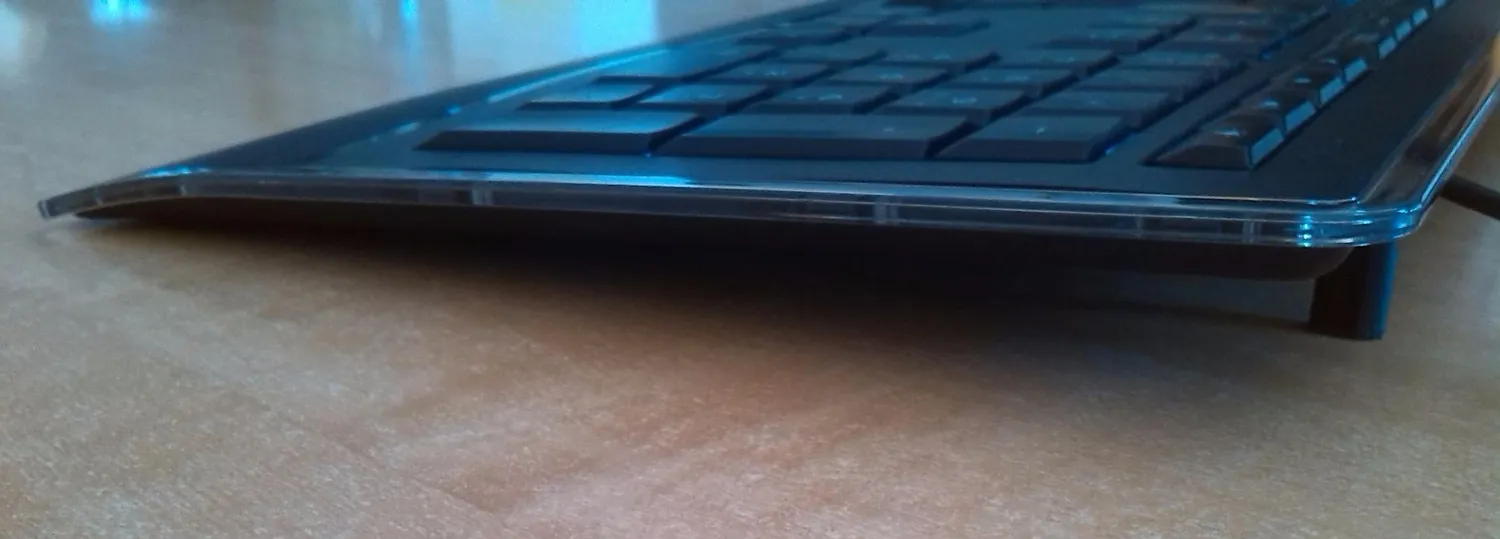 Logitech K740 Tastiera Cablata Illuminata ITA QWERTY Sottile